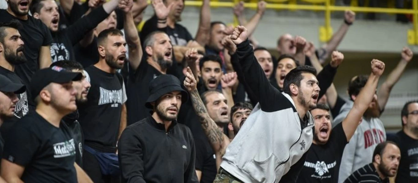 Τούμπα: Οπαδοί τα «έψαλλαν» στους παίκτες του ΠΑΟΚ - Δεν «τολμούσαν» να βγουν από τα αποδυτήρια οι παίκτες